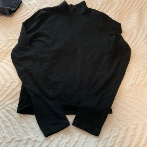 Hollister turtle neck shirt